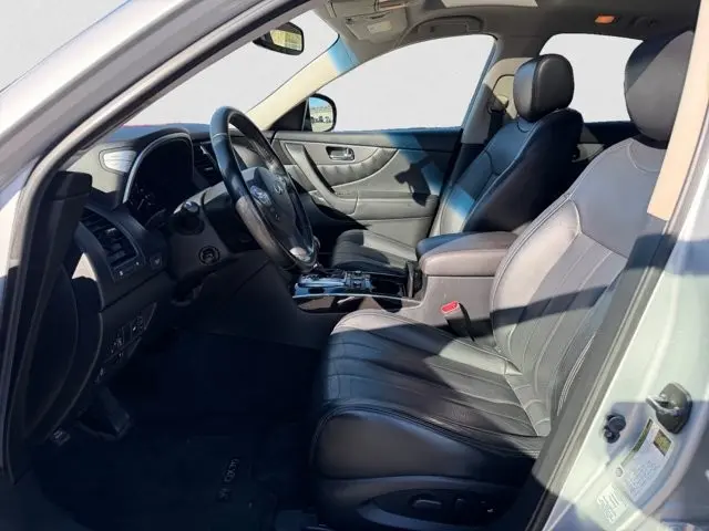 2017 INFINITI QX70 - $21,995