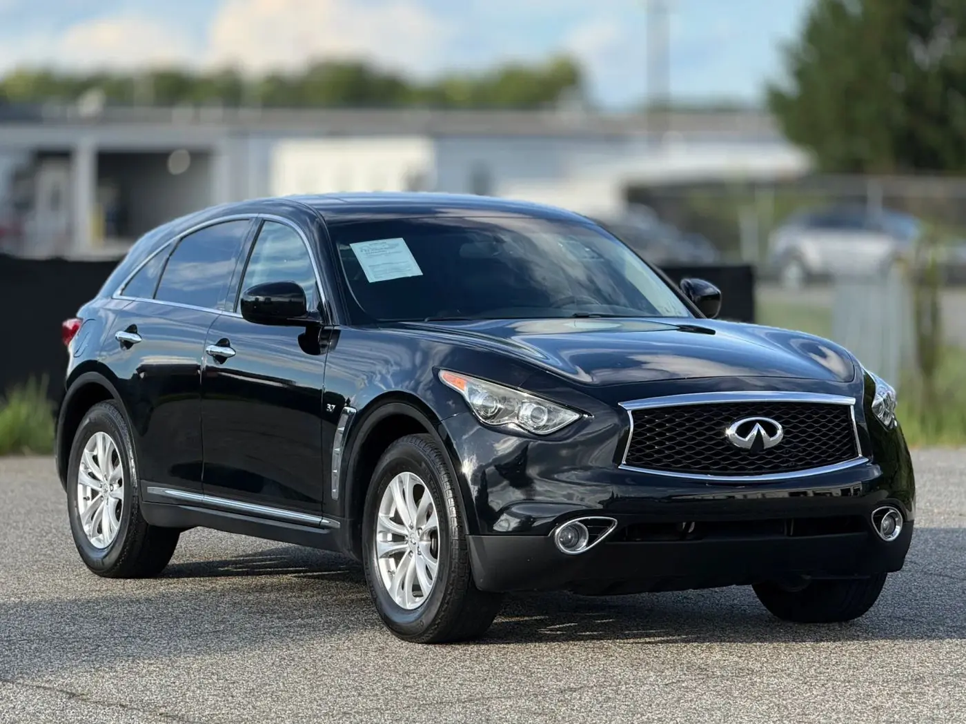 2017 INFINITI QX70 - $8,950