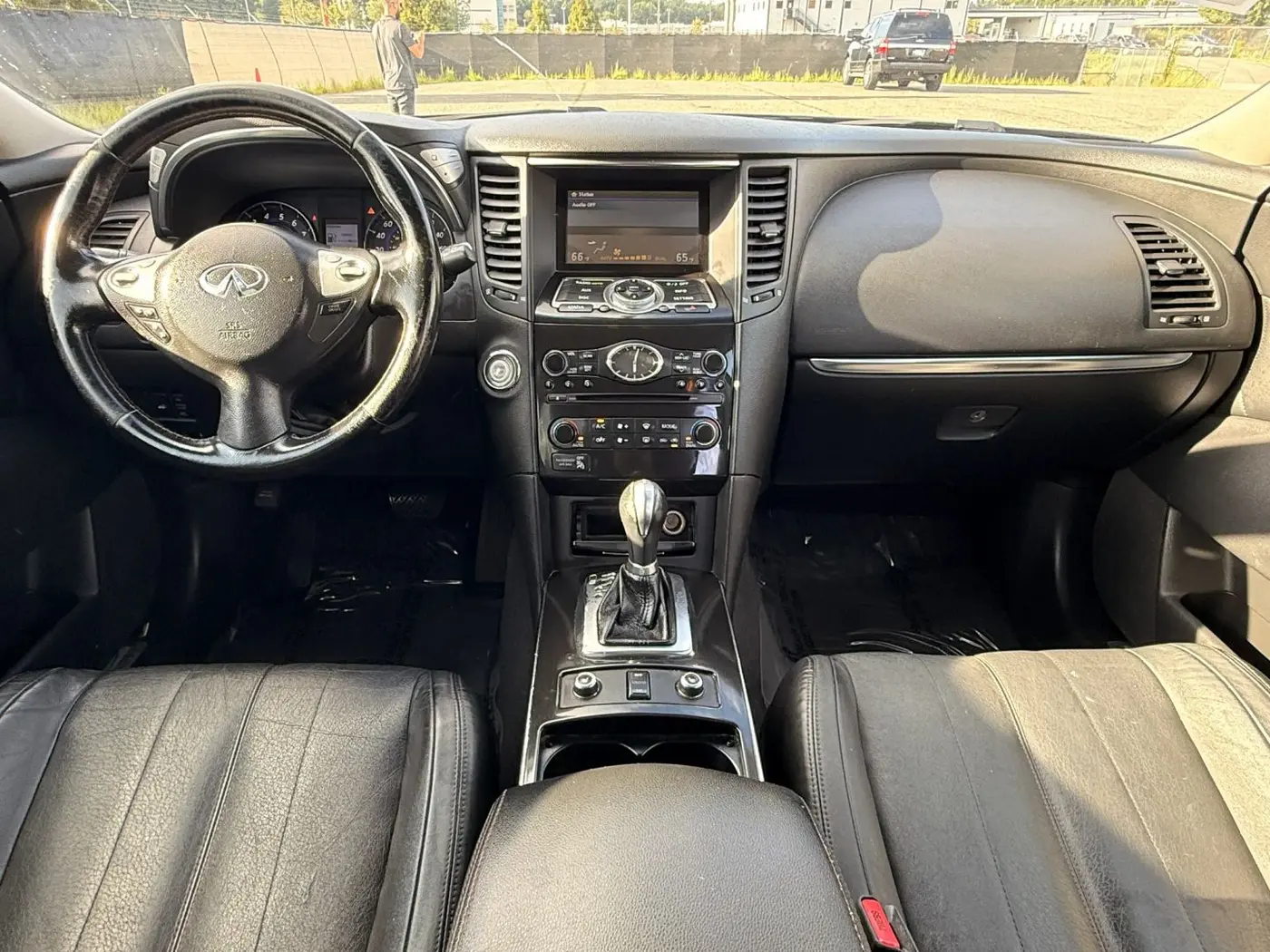 2017 INFINITI QX70 - $8,950