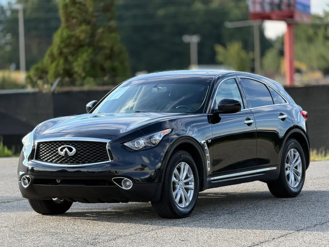 2017 INFINITI QX70 - $8,950