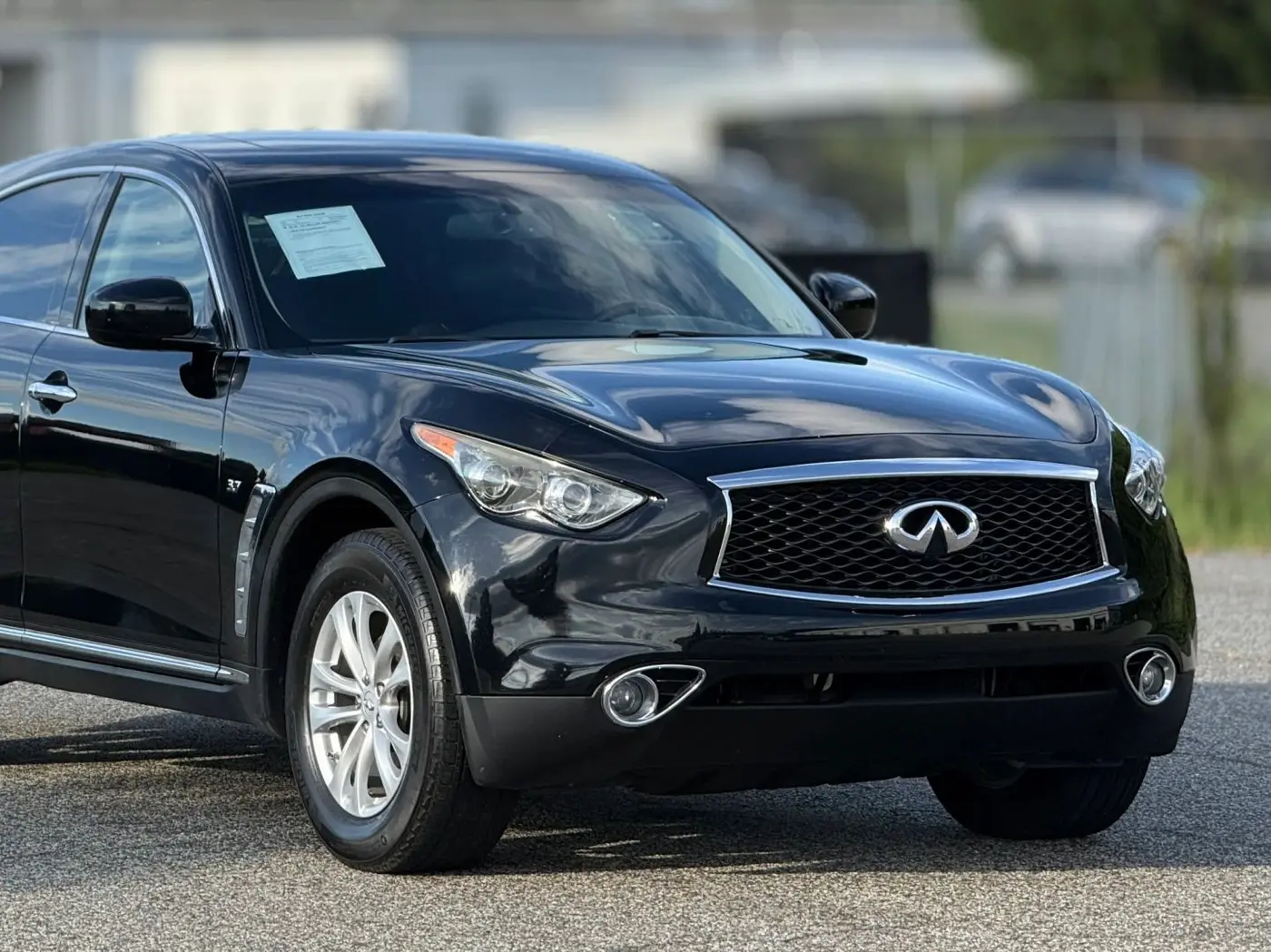 2017 INFINITI QX70 - $8,950