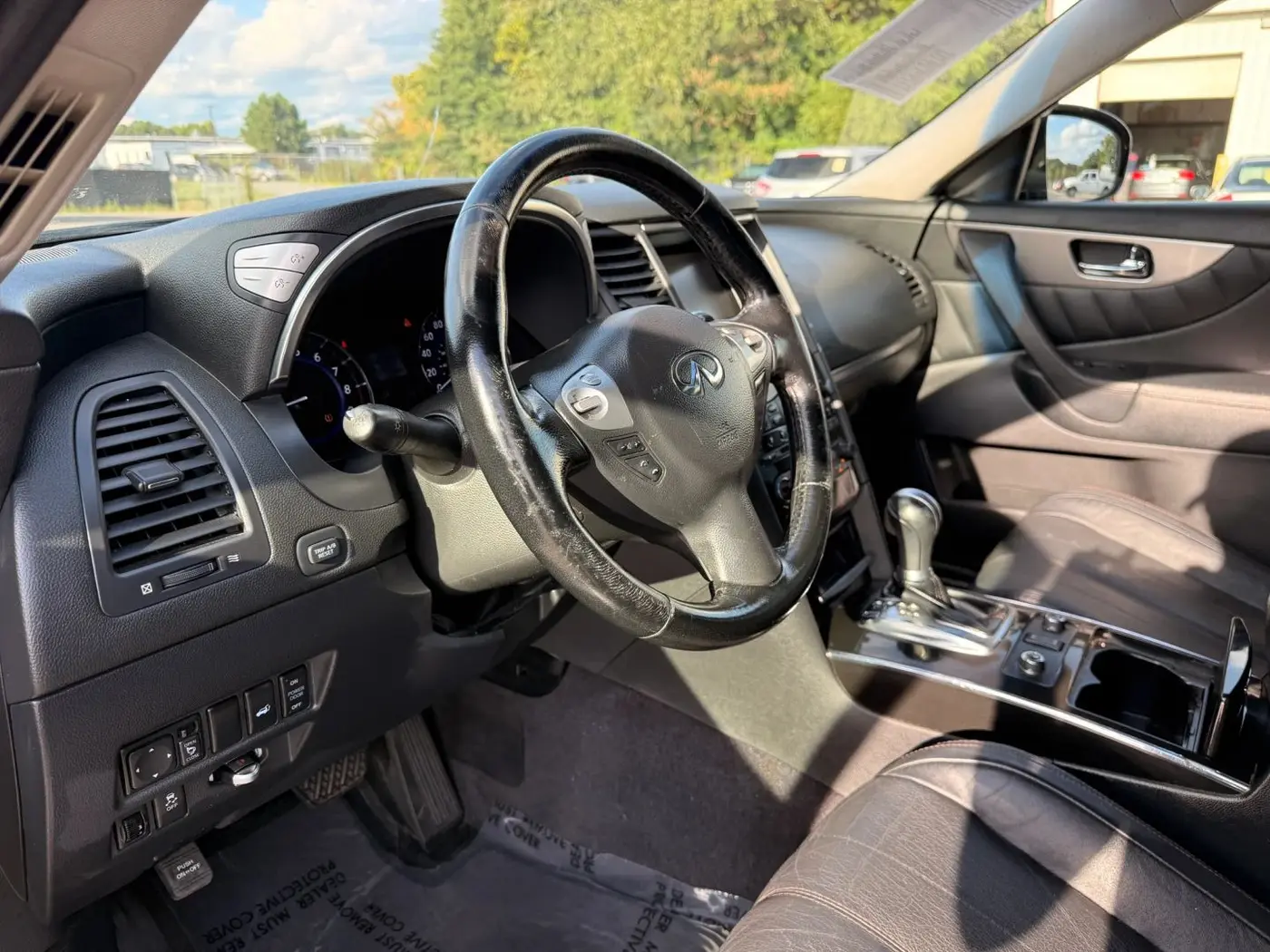 2017 INFINITI QX70 - $8,950