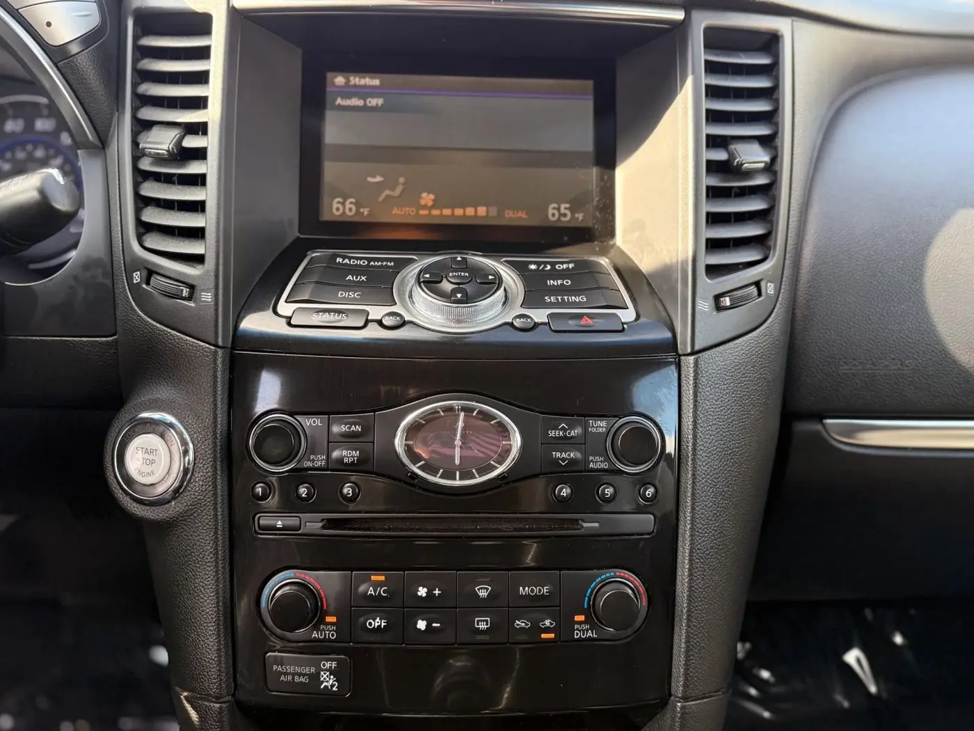 2017 INFINITI QX70 - $8,950