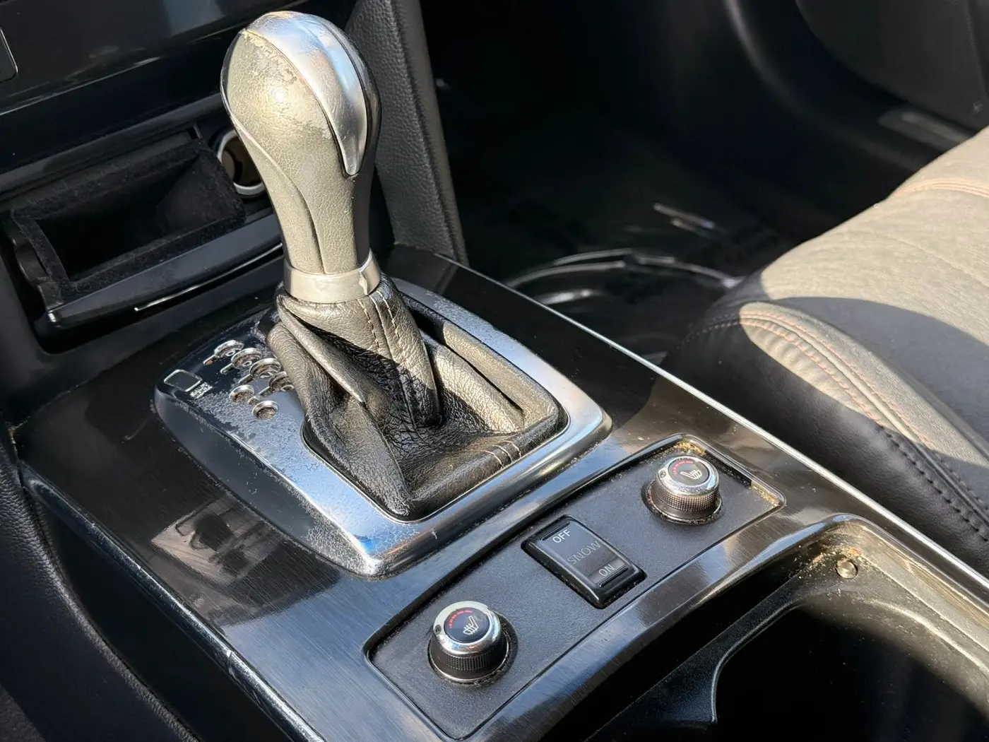 2017 INFINITI QX70 - $8,950