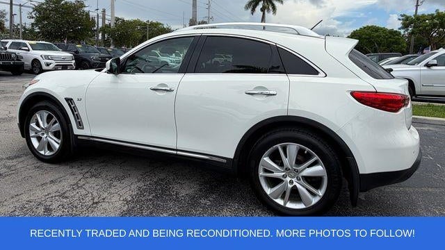2015 INFINITI QX70 Base
