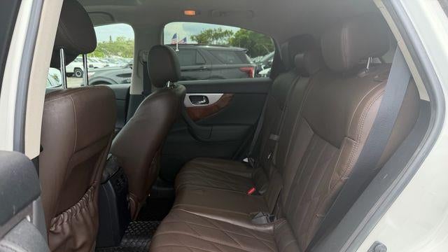 2015 INFINITI QX70 Base