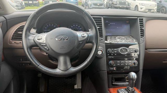 2015 INFINITI QX70 Base