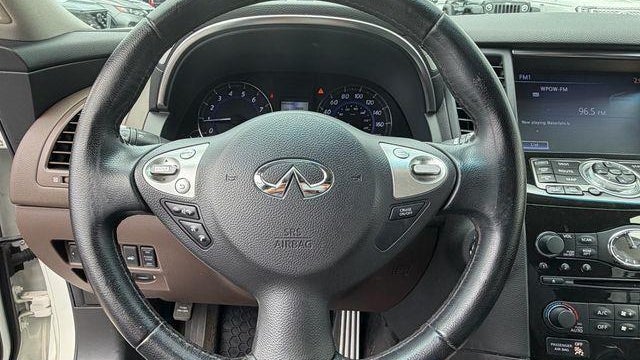 2015 INFINITI QX70 Base