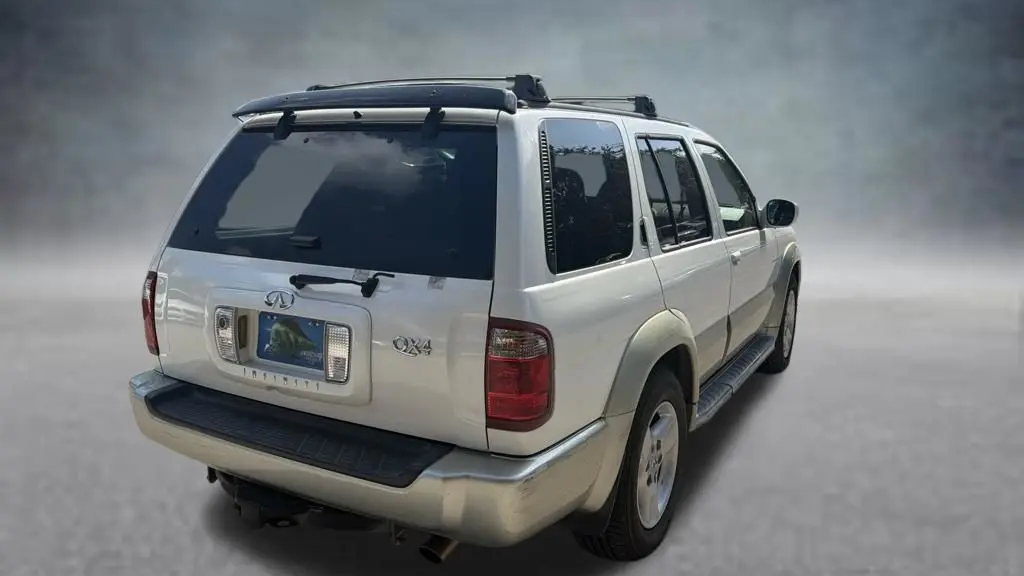 2001 INFINITI QX4 Base