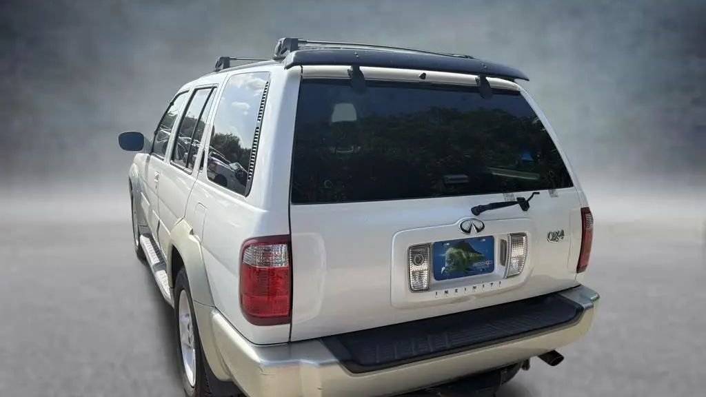 2001 INFINITI QX4 Base