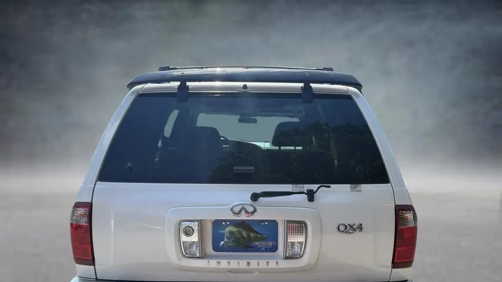 2001 INFINITI QX4 Base