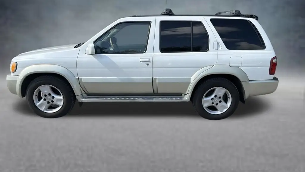 2001 INFINITI QX4 Base