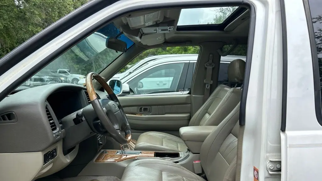 2001 INFINITI QX4 Base