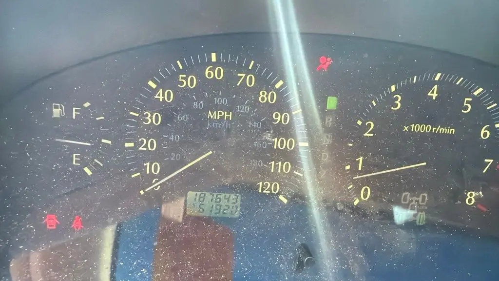 2001 INFINITI QX4 Base