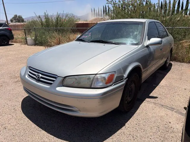 2000 Toyota Camry - $3,995
