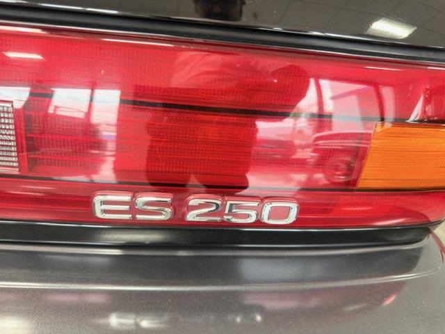 1990 Lexus ES - $23,999