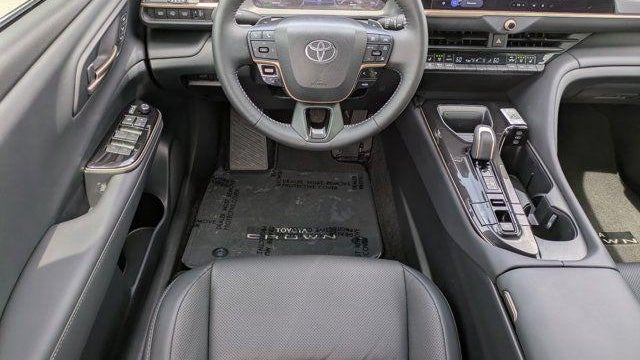 2025 Toyota Crown Signia XLE