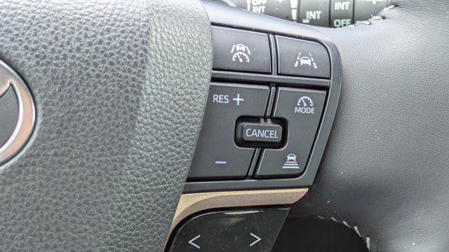 2025 Toyota Crown Signia XLE