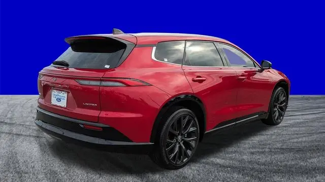 2025 Toyota Crown Signia XLE