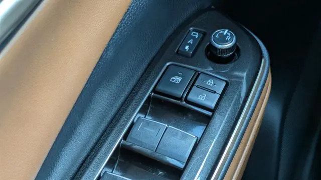 2025 Toyota Crown Signia XLE