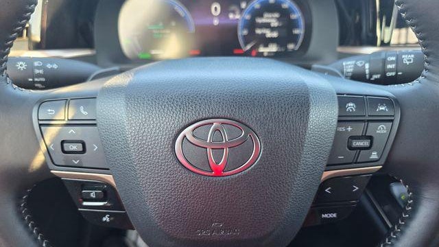 2025 Toyota Crown Signia XLE