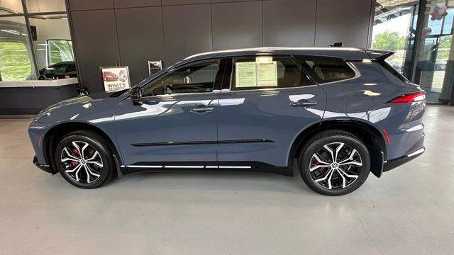 2025 Toyota Crown Signia 