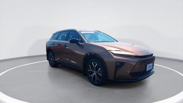 2025 Toyota Crown Signia XLE