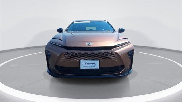 2025 Toyota Crown Signia XLE