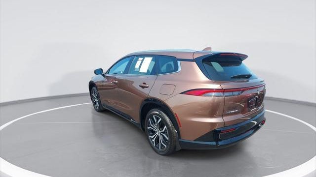 2025 Toyota Crown Signia XLE