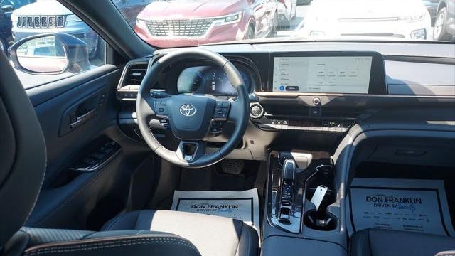 2025 Toyota Crown Signia XLE