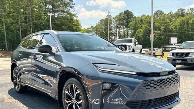 2025 Toyota Crown Signia XLE