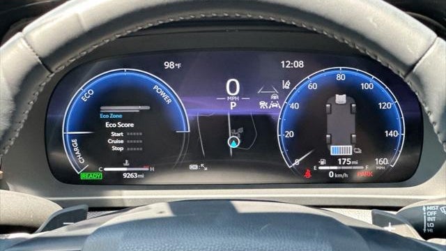 2025 Toyota Crown Signia XLE