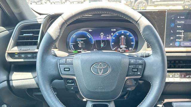 2025 Toyota Crown Signia XLE