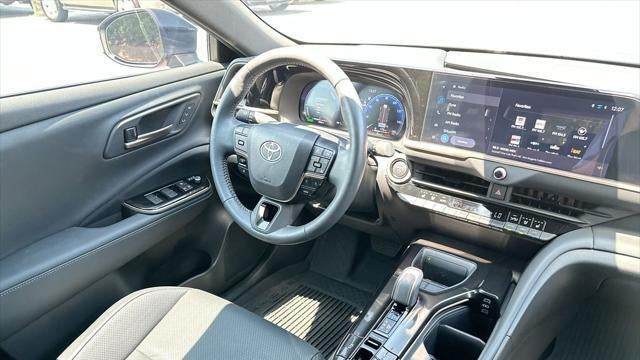 2025 Toyota Crown Signia XLE
