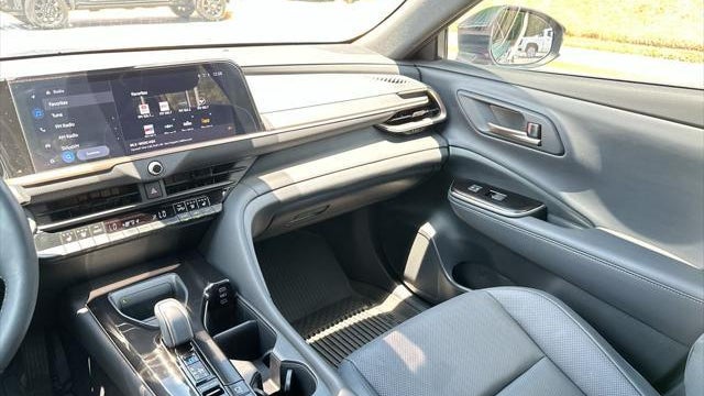2025 Toyota Crown Signia XLE