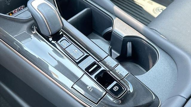 2025 Toyota Crown Signia XLE