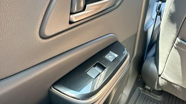 2025 Toyota Crown Signia XLE
