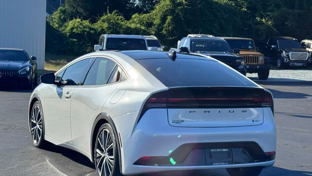 2024 Toyota Prius LE