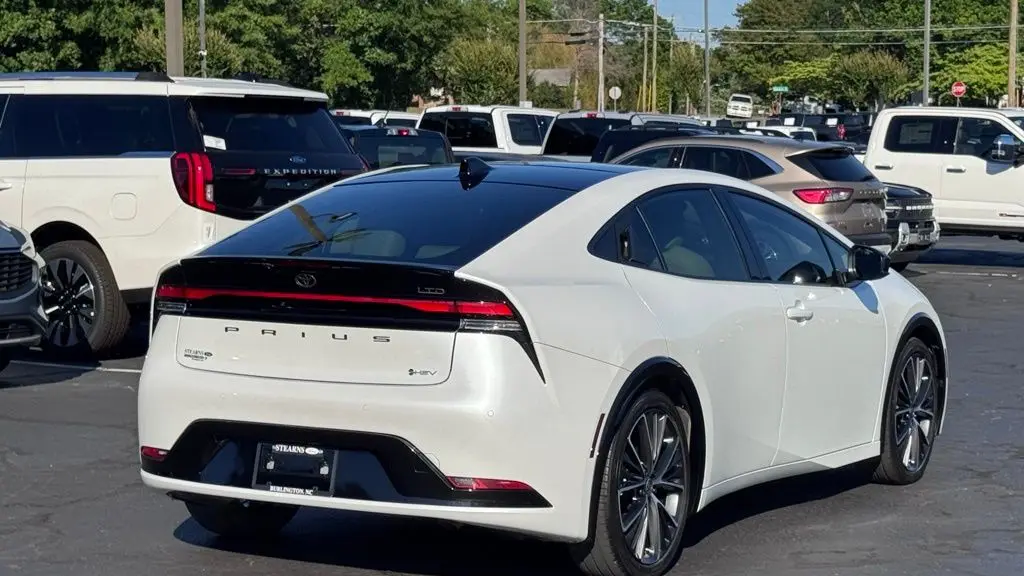 2024 Toyota Prius LE