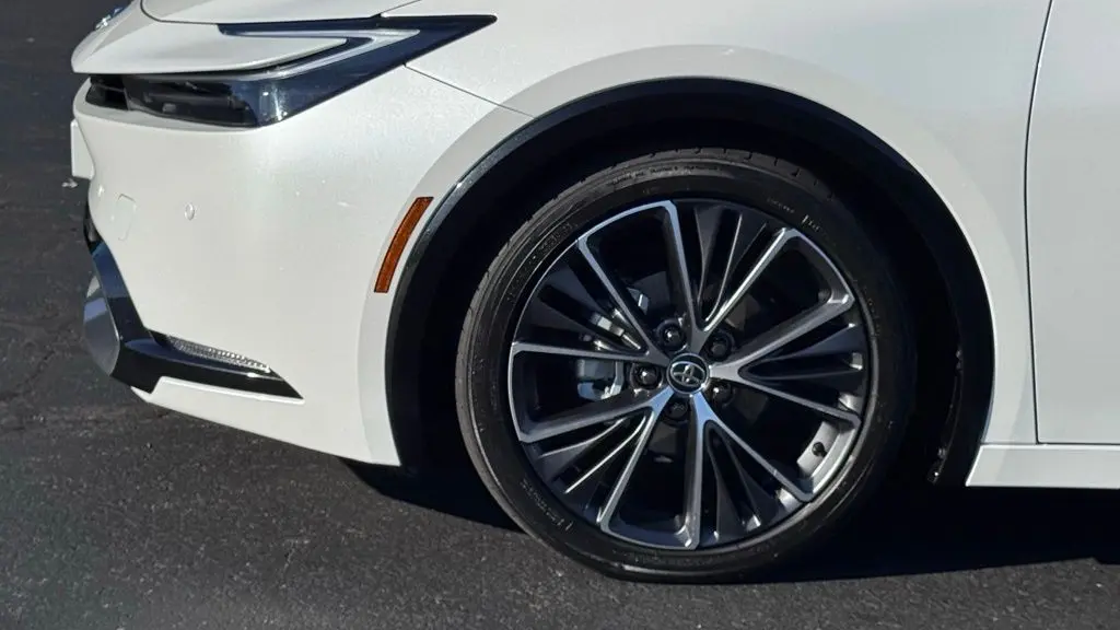 2024 Toyota Prius LE