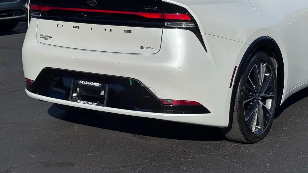 2024 Toyota Prius LE