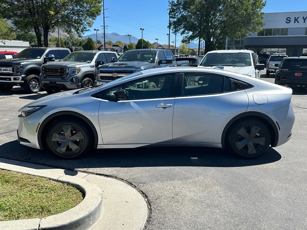 2025 Toyota Prius - $29,625