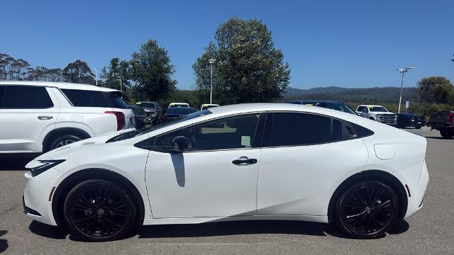 2025 Toyota Prius LE