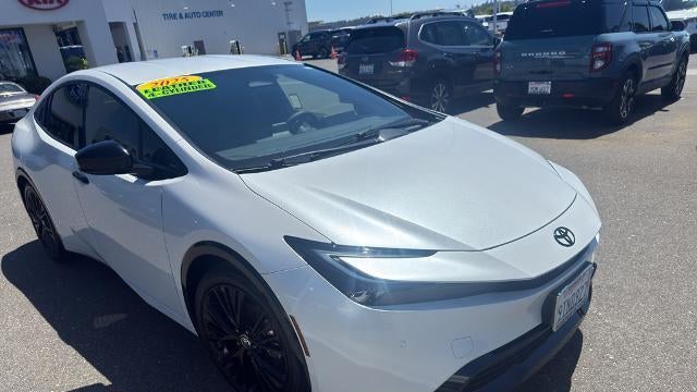 2025 Toyota Prius LE
