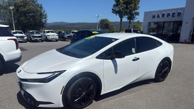 2025 Toyota Prius LE