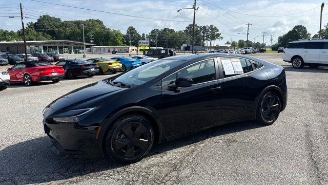 2025 Toyota Prius LE