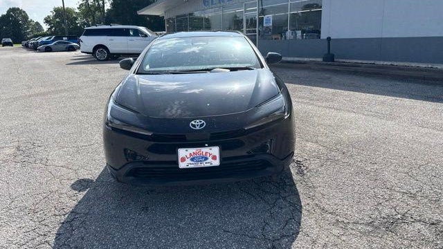 2025 Toyota Prius LE