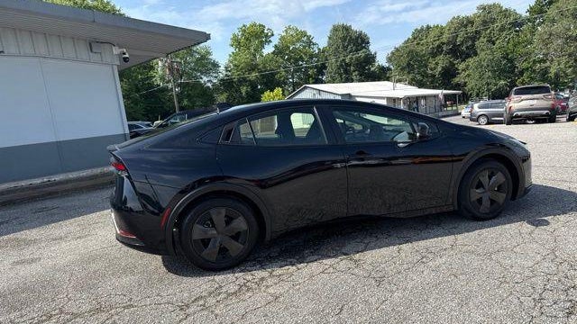 2025 Toyota Prius LE