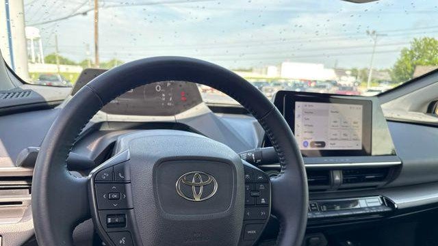 2025 Toyota Prius LE