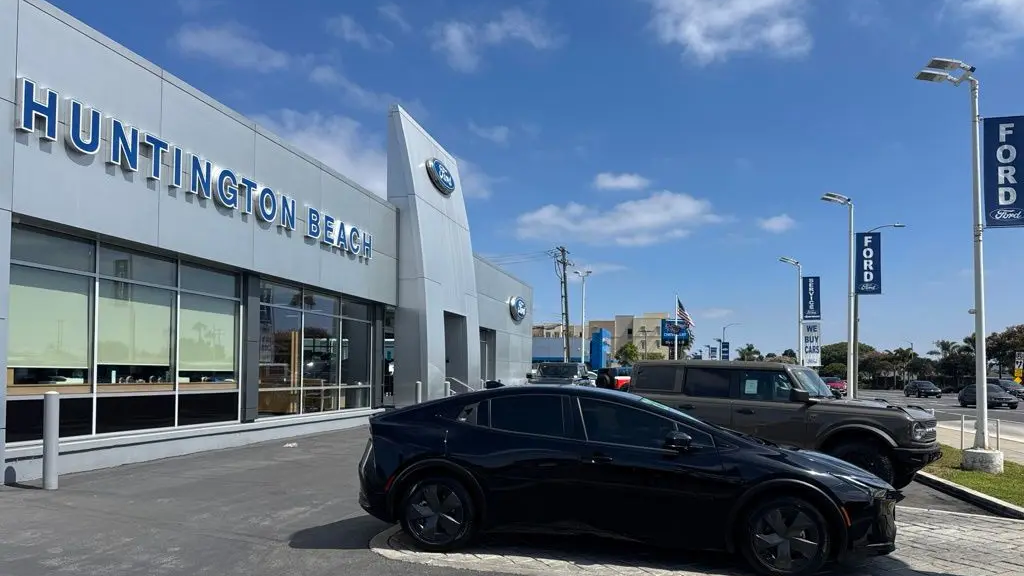 2023 Toyota Prius LE